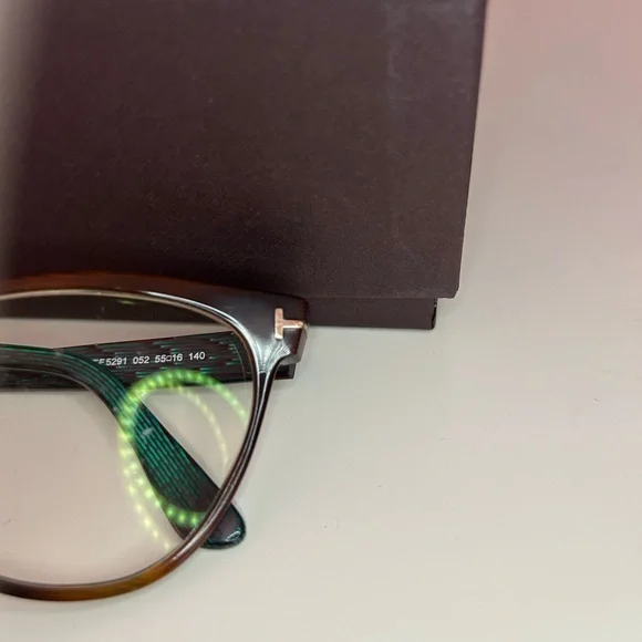 Tom Ford Women's Dark Havana Iridescent Glasses - Picture 11 of 15